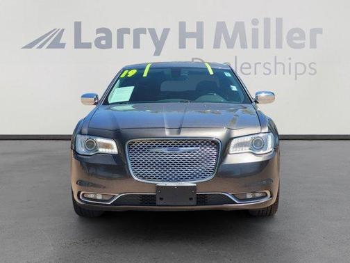 Granite Crystal Clearcoat Metallic 2019 Chrysler 300 Limited