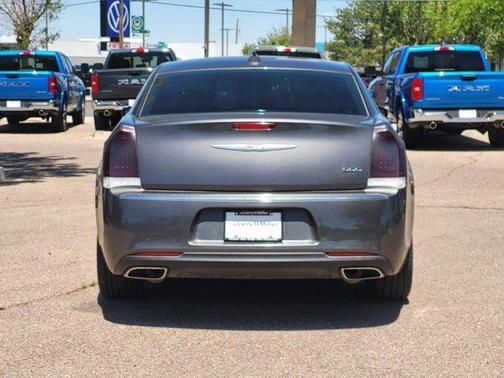 Granite Crystal Clearcoat Metallic 2019 Chrysler 300 Limited