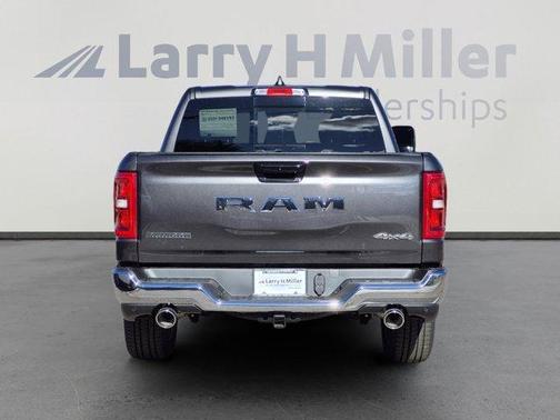 Granite Crystal Clearcoat Metallic 2026 RAM 1500 Big Horn