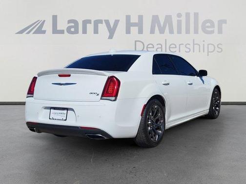 2018 Chrysler 300 S