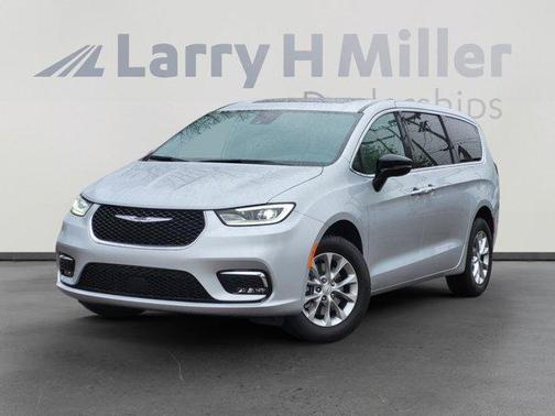 Silver Mist Clearcoat 2026 Chrysler Pacifica Limited