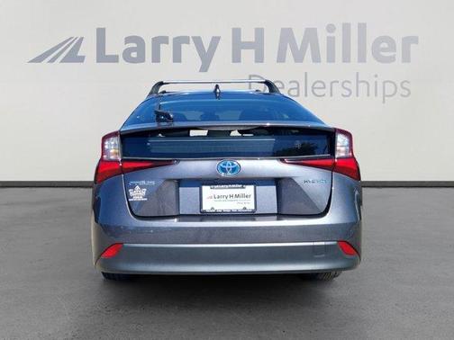 2022 Toyota Prius LE