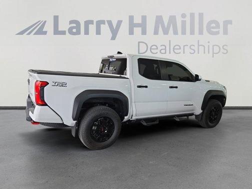 2024 Toyota Tacoma Hybrid TRD