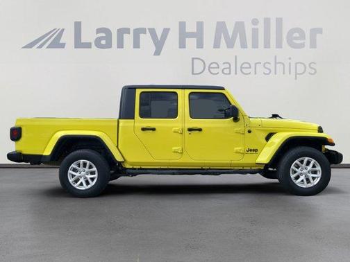 2023 Jeep Gladiator Sport