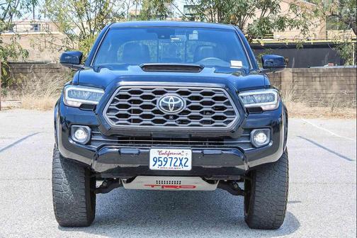 Midnight Black Metallic 2020 Toyota Tacoma TRD Sport