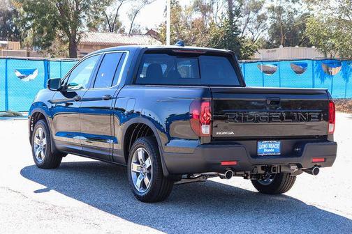 Crystal Black Pearl 2026 Honda Ridgeline RTL