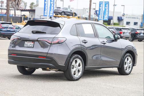 Urban Gray Pearl 2024 Honda HR-V LX