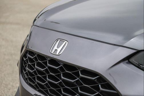 Urban Gray Pearl 2024 Honda HR-V LX