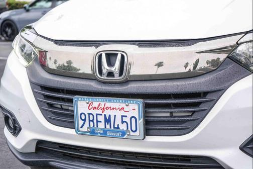 Platinum White Pearl 2022 Honda HR-V EX