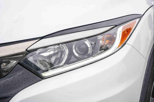 Platinum White Pearl 2022 Honda HR-V EX