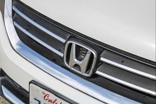 White Orchid Pearl 2013 Honda Accord EX-L