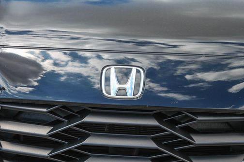 Crystal Black Pearl 2024 Honda HR-V Sport
