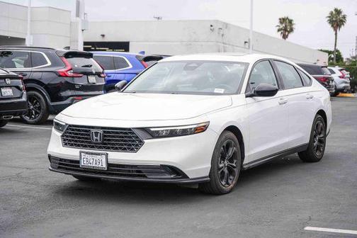 Platinum White Pearl 2025 Honda Accord SE