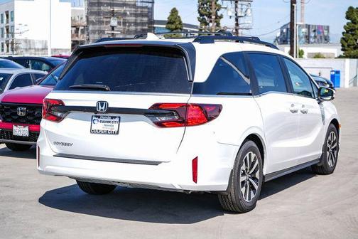 Platinum White Pearl 2026 Honda Odyssey EX-L