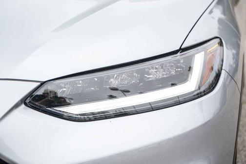 Solar Silver Metallic 2027 Honda HR-V LX