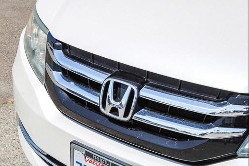 White Diamond Pearl 2016 Honda Odyssey EX-L