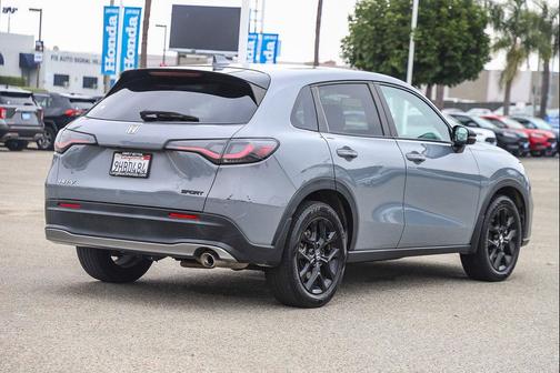 Urban Gray Pearl 2024 Honda HR-V Sport