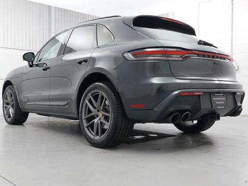 2022 Porsche Macan 