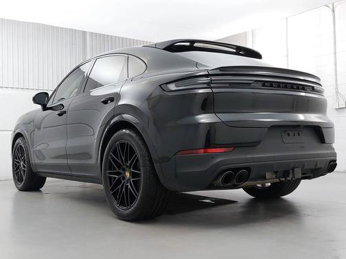 Chromitblack Metallic 2024 Porsche Cayenne