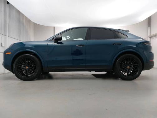 Montego Blue Metallic 2025 Porsche Cayenne