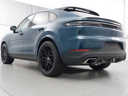 Montego Blue Metallic 2025 Porsche Cayenne