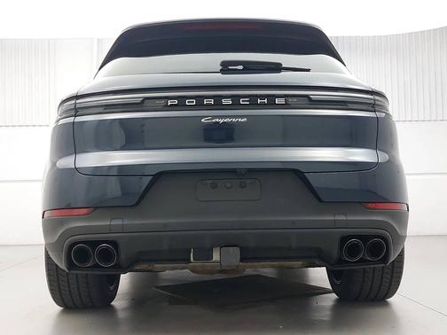 Blue Metallic 2024 Porsche Cayenne Base