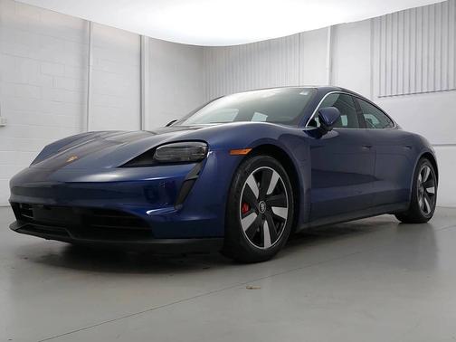 Gentian Blue Metallic 2022 Porsche Taycan
