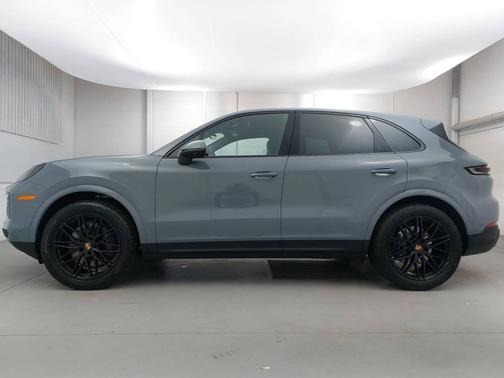 Arctic Grey 2026 Porsche Cayenne