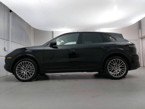 2023 Porsche Cayenne 