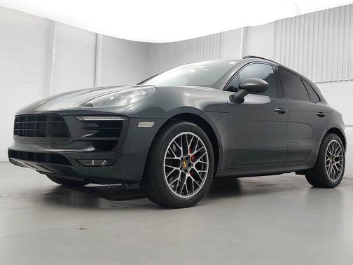 Vulcano Gray Metallic 2017 Porsche Macan