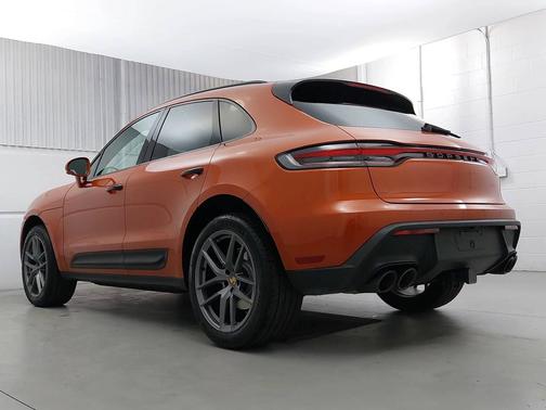 2025 Porsche Macan 