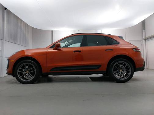 2025 Porsche Macan 