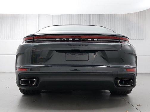 Volcano Gray Metallic 2026 Porsche Panamera 4