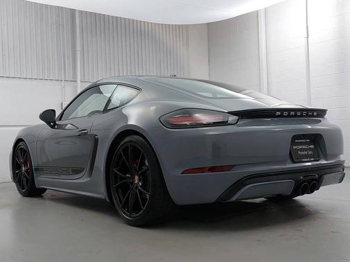2025 Porsche 718 Cayman 