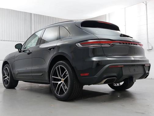 2025 Porsche Macan 