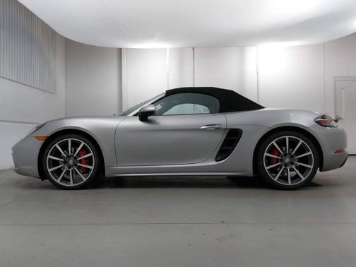 2021 Porsche 718 Boxster 