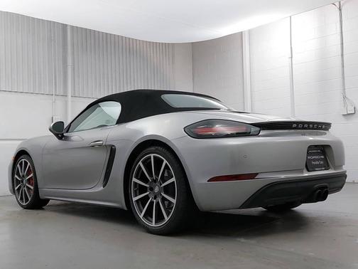 2021 Porsche 718 Boxster 