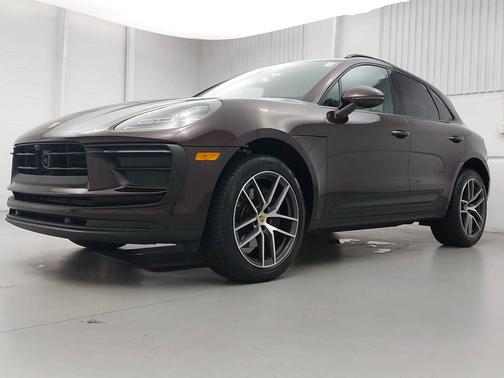 Copper Ruby Metallic 2026 Porsche Macan