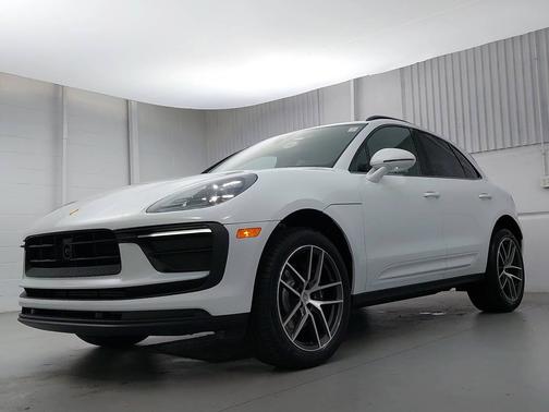 Carrara White Metallic 2026 Porsche Macan