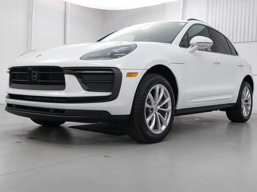Carrara White Metallic 2026 Porsche Macan