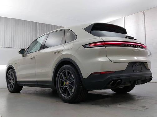 2025 Porsche Cayenne 