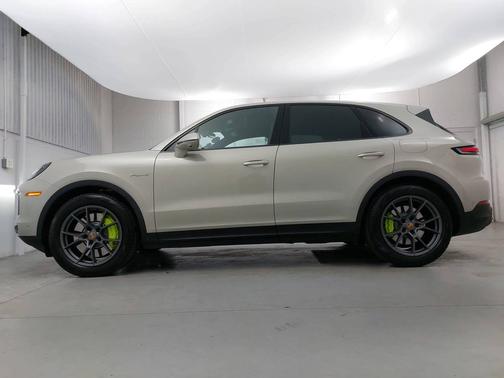 2025 Porsche Cayenne 