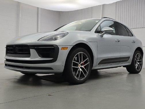 Dolomite Silver Metallic 2024 Porsche Macan S