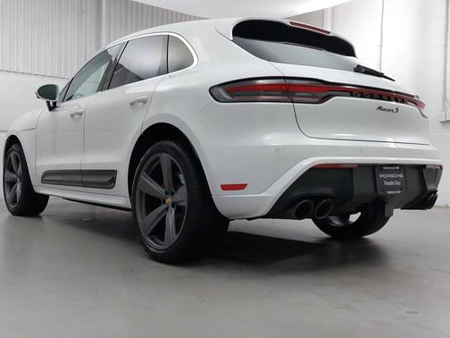 2025 Porsche Macan 