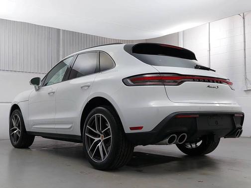 Carrara White Metallic 2026 Porsche Macan