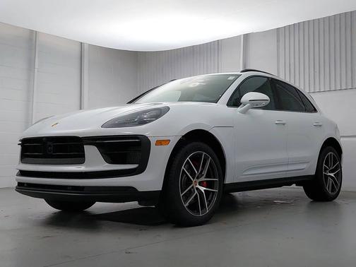 2026 Porsche Macan 
