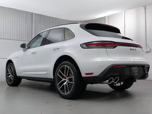 2026 Porsche Macan 