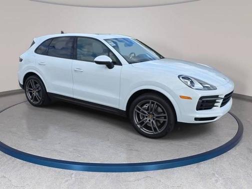 Carrara White Metallic 2022 Porsche Cayenne