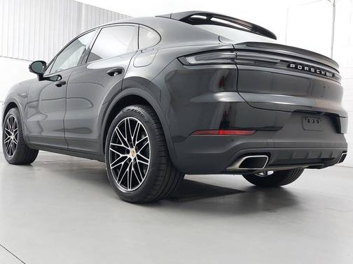 Chromitblack Metallic 2024 Porsche Cayenne