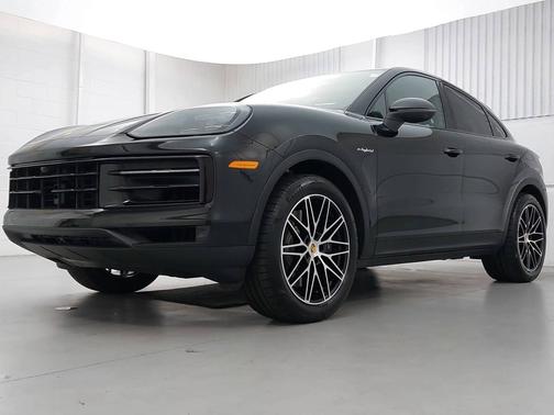 Chromitblack Metallic 2024 Porsche Cayenne